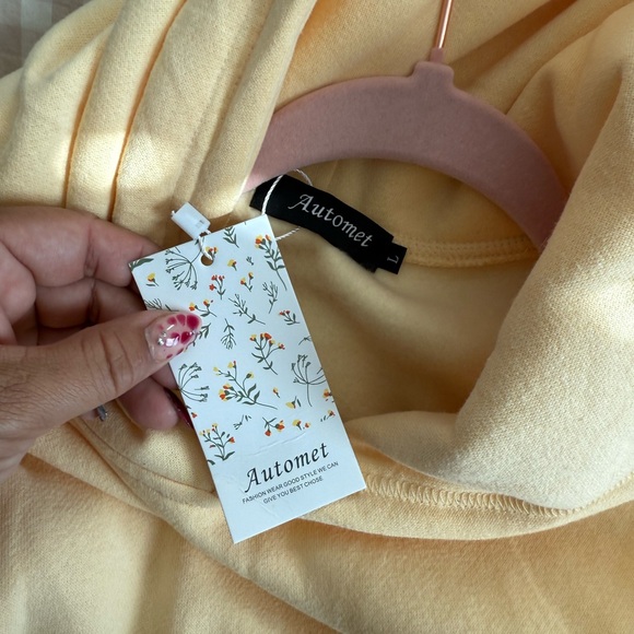 Women's Butter Yellow Hoodie Sweater - Picture 2 of 2